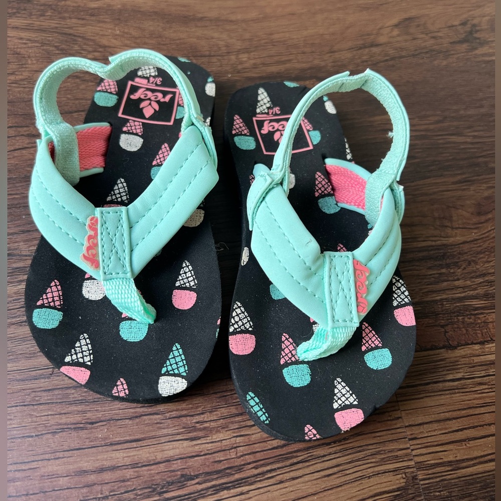 Reef baby sandals size 3/4